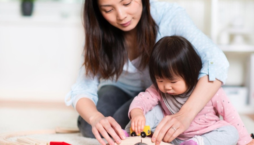 別急著幫孩子收玩具！親子收納最常見的 5 個 NG 行為與破解法