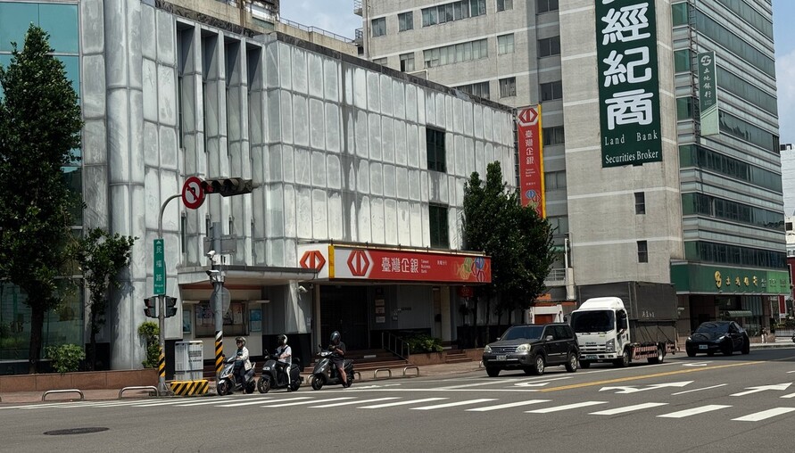 新青安拉抬、限貸令打趴！彰化房市「雲霄飛車」5季急凍，透天厝跌回起漲點