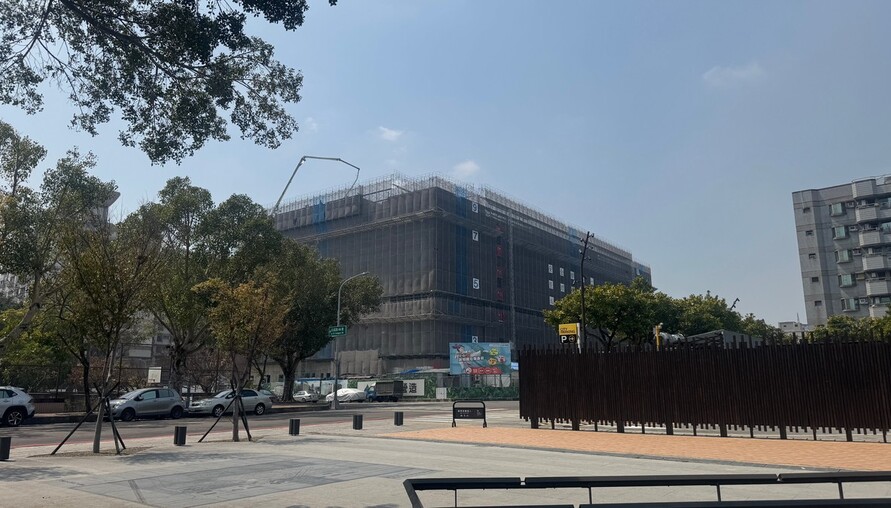 土方成本暴增衝擊房價！M編：政府不設公辦土資場，房價這塊「硬塊」永遠敲不碎