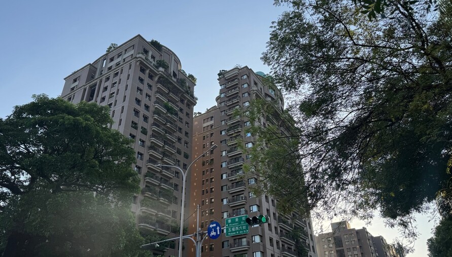 10萬戶餘屋壓境！專家：房價恐跌7%，賣厝阿明：2027年交屋海嘯最可怕