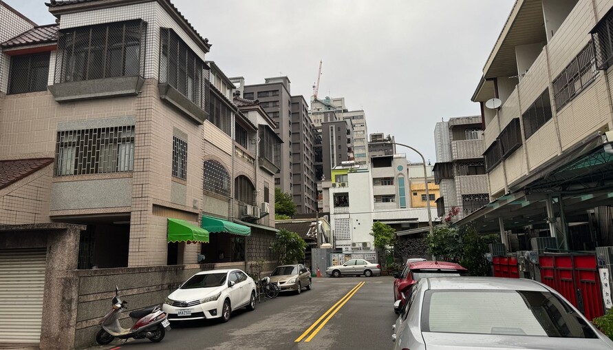 87.5%說房子會過時？別鬧了！買不起才是重點，建商在賣焦慮你看不出來嗎？