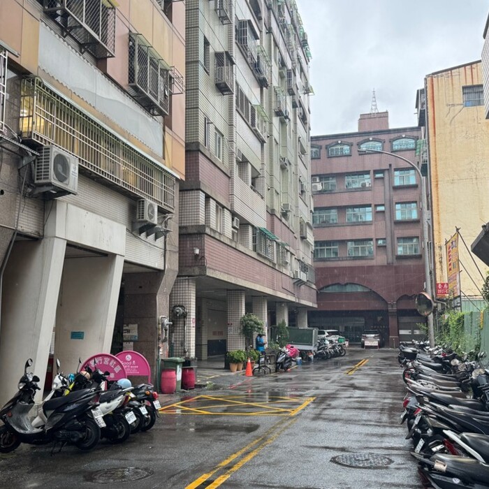 居住正義只聞樓梯響？租賃條例修法卡關7個月，朝野民團齊轟：政府承諾是「口惠而實不至」