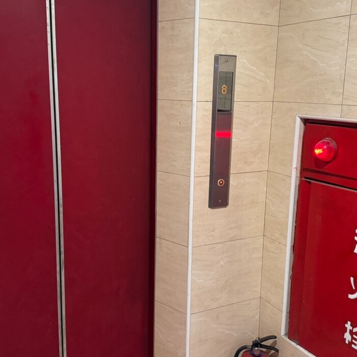 管委會鎖電梯逼住戶搬家？北市社區主委遭起訴　專家：區權會決議不是法院判決