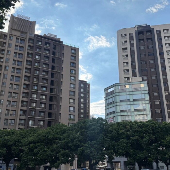 社宅是豪車俱樂部！只查所得、不查資產，「排富制度」排誰？