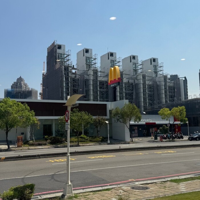 建商找代銷又找房仲 銷售管道大亂鬥！殺價搶客、價格崩盤 建案直接滯銷