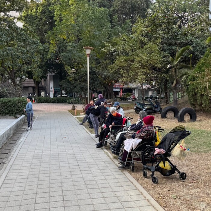 60+換房養老怎麼挑？專家：電梯、低樓層、近醫院還不夠 這8件事更重要