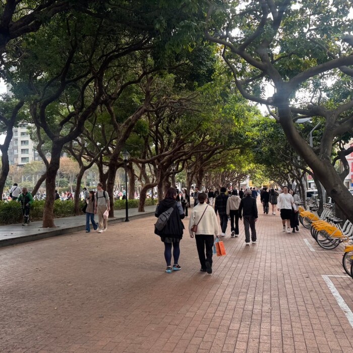 網友怒嗆「沒關係，你不蓋社宅，我們年輕人不結婚，互不相欠」