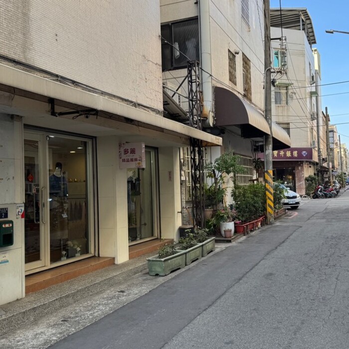 補助70%翻修一間老屋就能救商圈？網友：只是一間沒人氣的「樣品屋」...