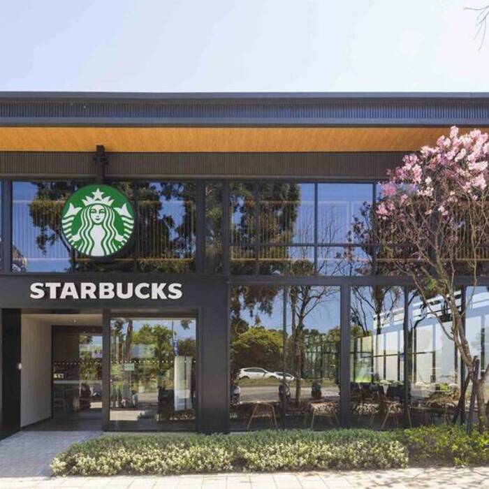 走進森林中的玻璃盒！星巴克林口文化北門市新開幕