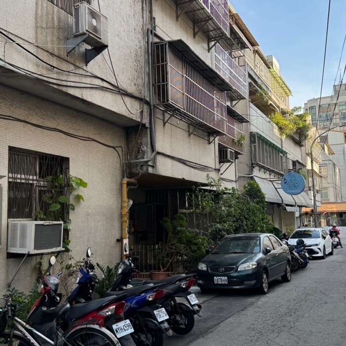 買老屋收租真的穩賺？500萬戶30年老屋爆量，專家警告：租金沒多少，修一次就噴光